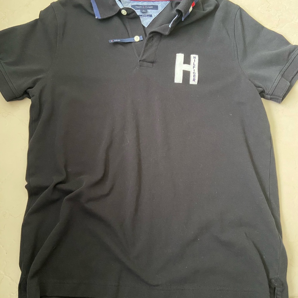 Tommy Hilfiger black size M